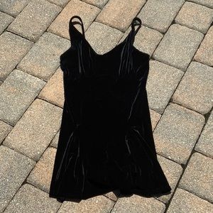 NWOT VICTORIAS SECRET LITTLE BLACK VELVET DRESS, SIZE SMALL
